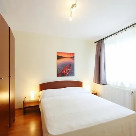 珊缇姆亚帕缇曼哈兹酒店 *