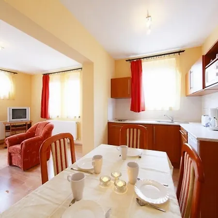 珊缇姆亚帕缇曼哈兹酒店 公寓 Hévíz