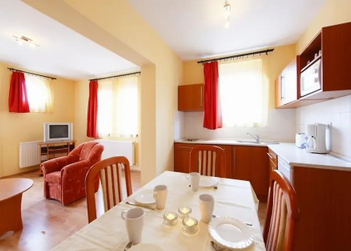 Centrum Apartmanhaz 아파트 Hévíz