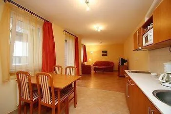 아파트 Centrum Apartmanhaz *