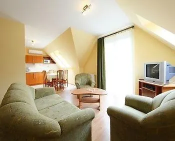 Centrum Apartmanhaz アパート ヘーヴィーズ