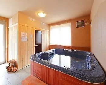 珊缇姆亚帕缇曼哈兹酒店 公寓 *